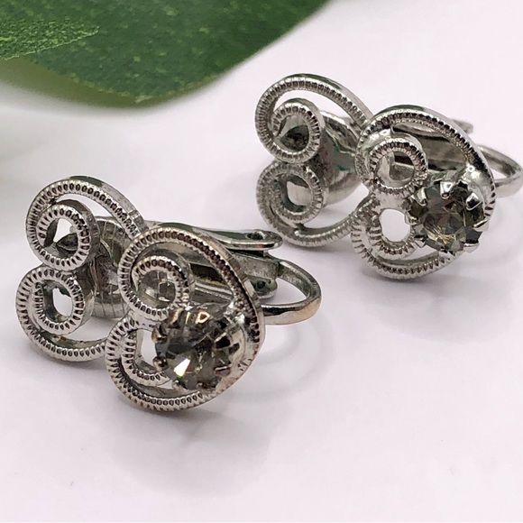 Vintage Delicate Romantic Filigree Rhinestone Clip On Earrings Silver Tone Sweet - Picture 4 of 11